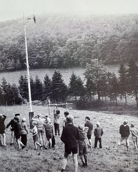 Vogelstange im Höhlchen bis 1960